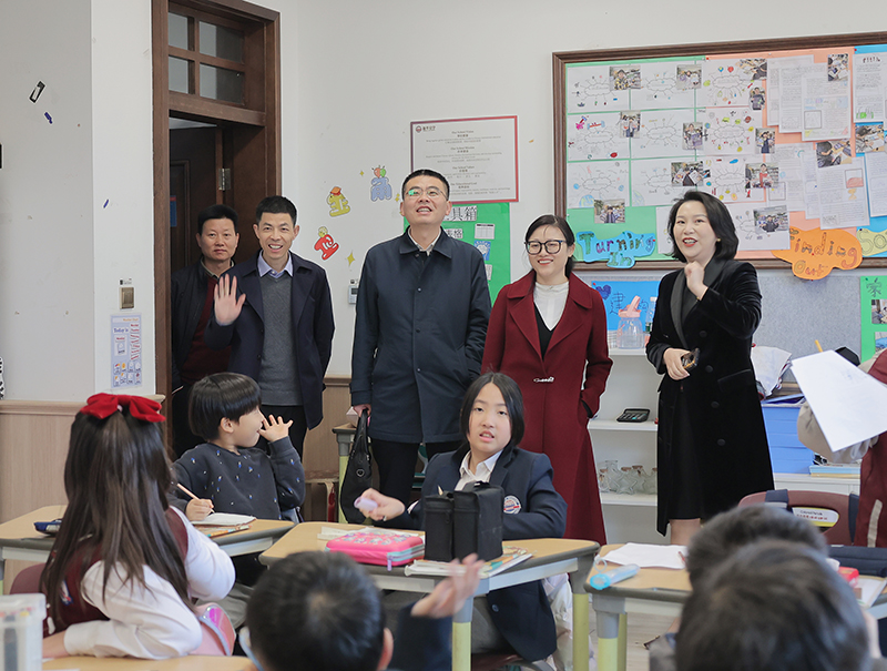 芜湖市副市长朱的娥一行赴新华公学考察